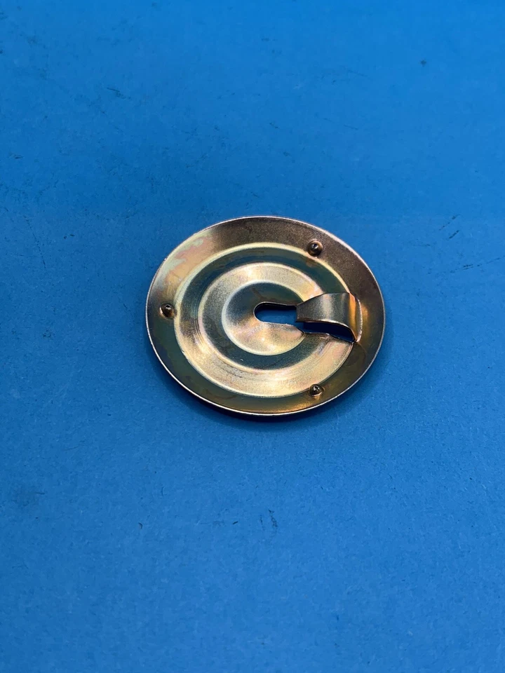 Paquete de 8 clips de retención de moldeo de panel basculante para retenedores de moldura inferior GM Chevy Foto 3 de 4