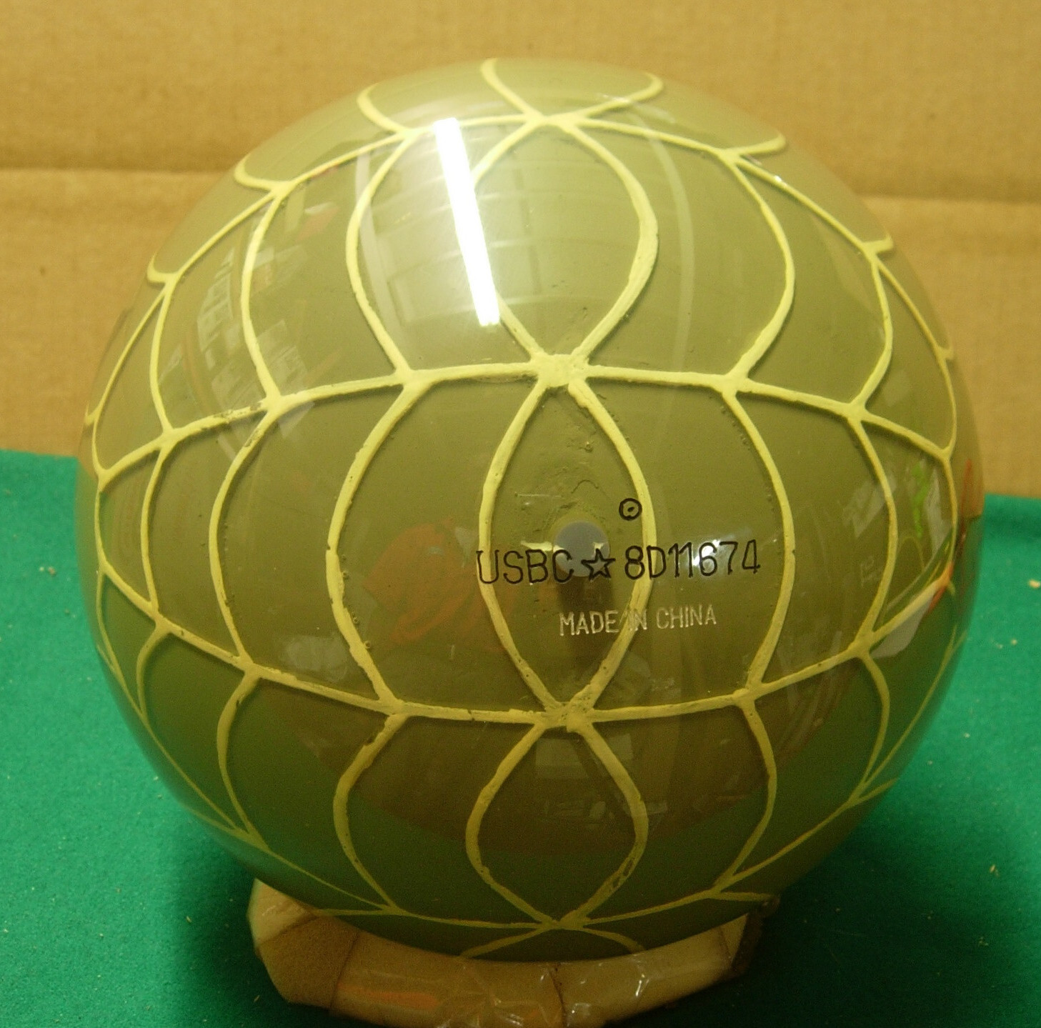 15 4 oz, TW 31/8 NIB Hammer 2008 BLACK WIDOW CLEAR Bowling Ball never