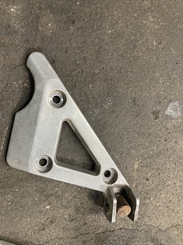 1983 1984 Honda Shadow VT500C VT 500 left Right rear passenger foot peg bracket - Picture 2 of 5