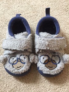 clarks baby slippers