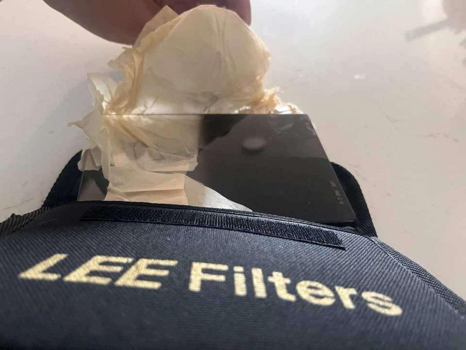 Lee Filters 07/11 0.9 ND Graduated Hard (GH) Neutral Density Filter - Image 2 of 4