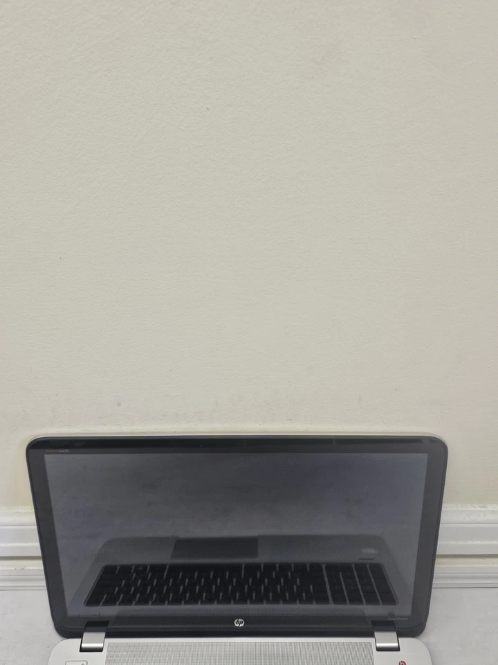 Portátil HP Envy TouchSmart 15 - AMD A8-5550m - 8GB RAM - 750GB SSD - Win 10-LEER Foto 4 de 4