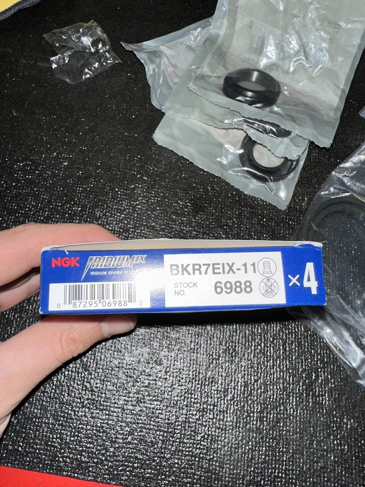 Kit de junta de cubierta de válvula Honda S2000 OEM con sellos de tubo y bujías NGK 00-09 Foto 2 de 4