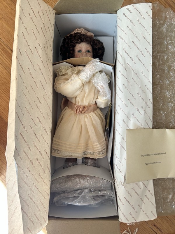 Brand NEW In Box Georgetown Collection Sophie And Her Bru Doll MINT