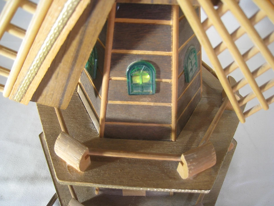Vintage Wooden Electric Windmill Lamp Light Up Décor Handmade Plug-In 13 Inch - Image 2 of 4