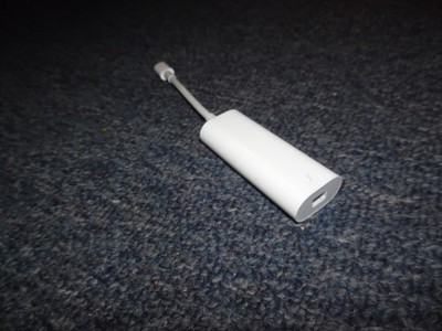 Apple Thunderbolt 3 (USB-C) to Thunderbolt 2 Adapter (MMEL2AM/A)