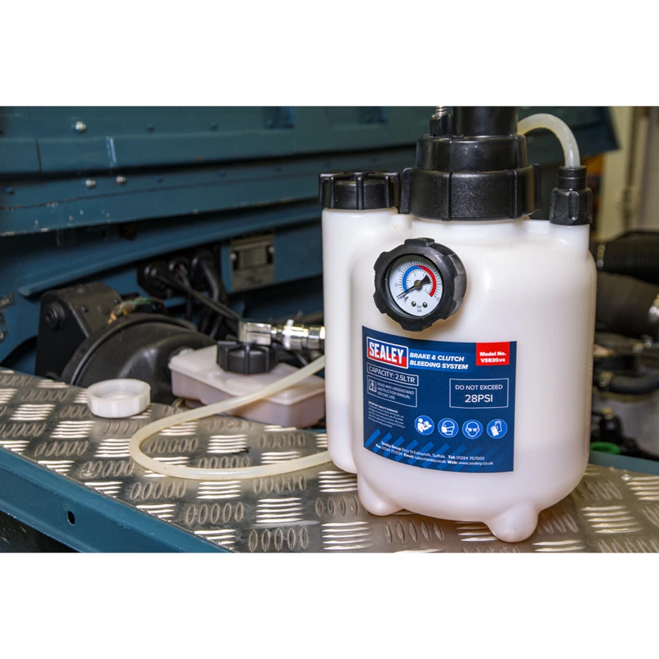 Sealey VS820 Brake and Clutch Bleeding System 2.5 ltr Bleed Bleeder Tool Garage - Image 3 of 4