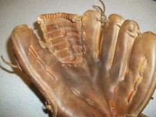 VTG SEARS 1328 BASEBALL GL0VE 9.5" LEATHER RHT TRIPLE TIE WEBBING