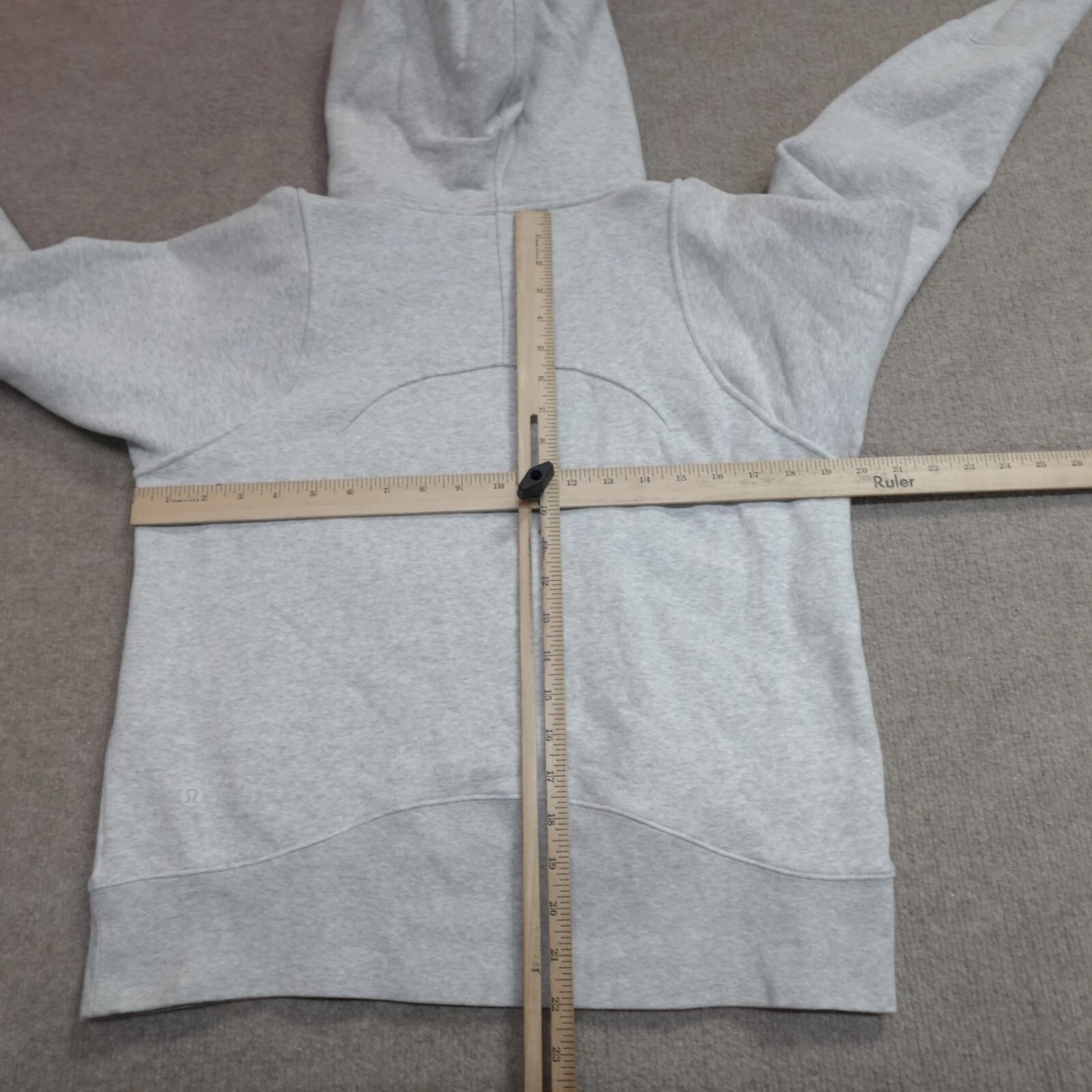 VETEMENTS Felpa Lululemon piccola grigia con cappuccio per tutti i tuoi