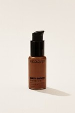 Liquid Foundation With A Matte Finish,Water And Sweat Resistant.