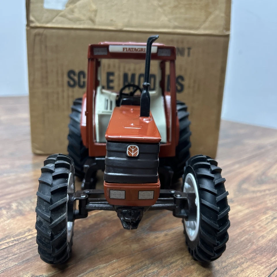 Scale Models Joe Ertl 1/16 Fiat F110 Tractor '93 Farm Show Model ONLY 2,000 MADE - Image 4 of 4