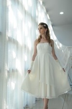 HBH Brautmode Standesamt Brautkleid trägerlos mit raffiniertem Schnitt schlicht