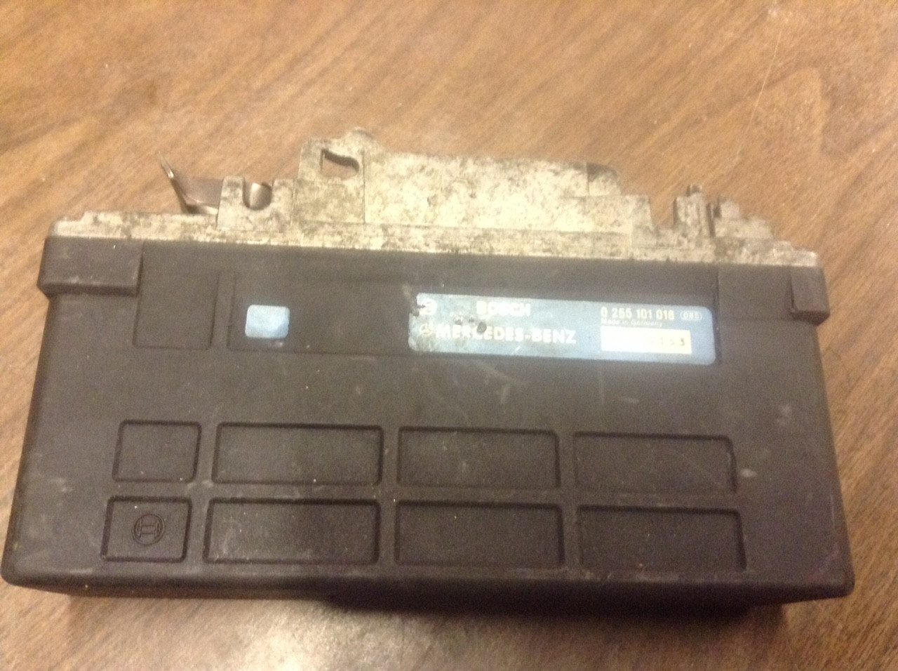 Bosch ABS Control Module 0 265 101 018 for Enhanced Braking Performance-image