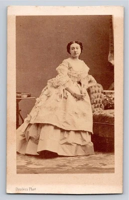 CDV 1860 Femme élégante en robe de bal actrice ? Mode crinoline Disdéri Paris - Photo 1/4