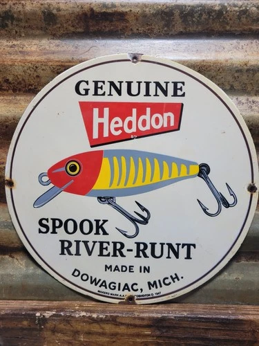 VINTAGE HEDDON PORCELAIN SIGN OLD FISHING TACKLE 1947 FISH SPOOK RIVER RUNT LURE