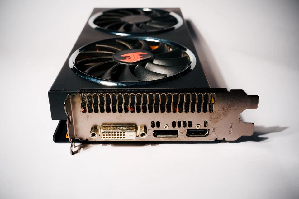 Scheda video (GPU) Powercolor RX 5500XT - Immagine 2 di 4