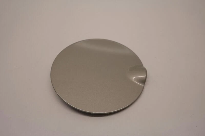 Puerta de combustible Saab 9-3 2003-2007 plateada metálica Foto 2 de 4