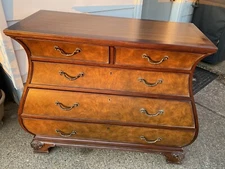 Beautiful Ethan Allen Townhouse Collection Large 5 Drawer Bombe Chest #30-9464