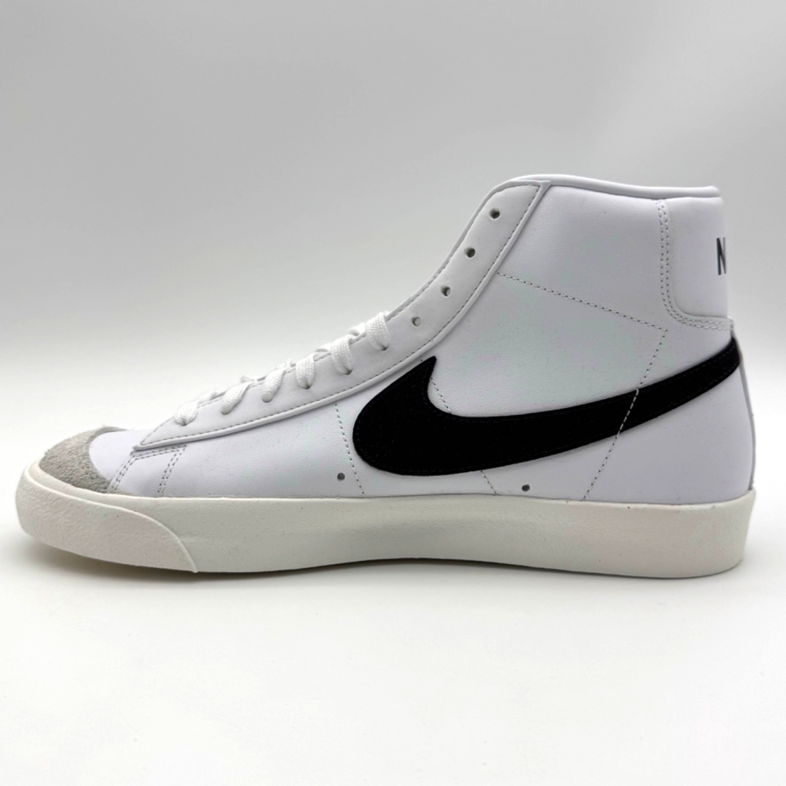 Nike Blazer Mid 77 Vintage White Black BQ6806-100 Men’s Size 5