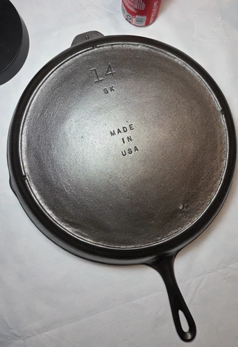 Vintage Unmarked Lodge No. 14 SK 3 Notch Heat Ring Cast Iron Skillet Made In USA