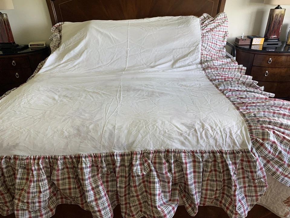 Falda cama de matrimonio Waverly roja blanca y verde a cuadros reunida Foto 4 de 4