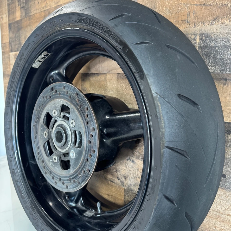 Llanta trasera recta con neumático Suzuki Hayabusa 2001-2007 OEM Foto 4 de 4
