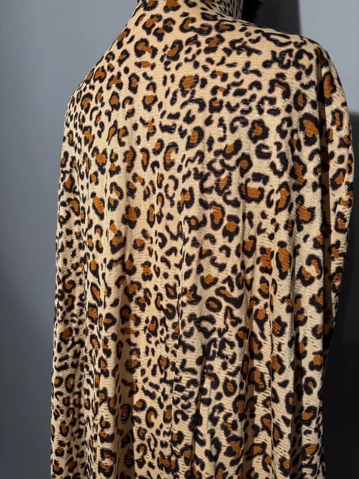 Disfraz de capa con capucha estampado de leopardo estilo vintage con ribete de piel sintética Foto 4 de 4