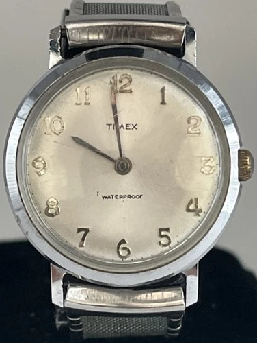 Vintage Mens Mechanical Silver Tone Timex Wristwatch BAND IS BROKEN Running HB