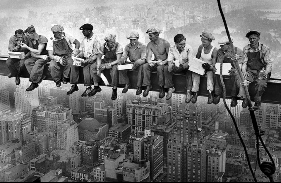 STUDIO 500 FRAME THE MOMENT Studio 500 Lunch Atop A Skyscraper The Famous Picture of 11 ironworkers 24x20