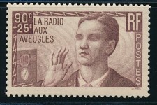 Timbre France 418** la Radio aux Aveugles luxe neuf sans charnière