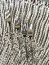 FOUR SPANADA STAINLESS RETRO MID CENTURY ONEIDA WM. A. ROGERS SALAD FORKS USA