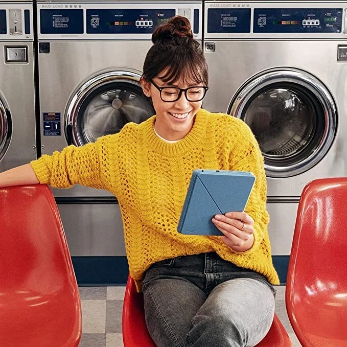 NEW Amazon Fire HD 8 10th Gen 8" HD Display 64GB Tablet, Black - Image 4 of 4