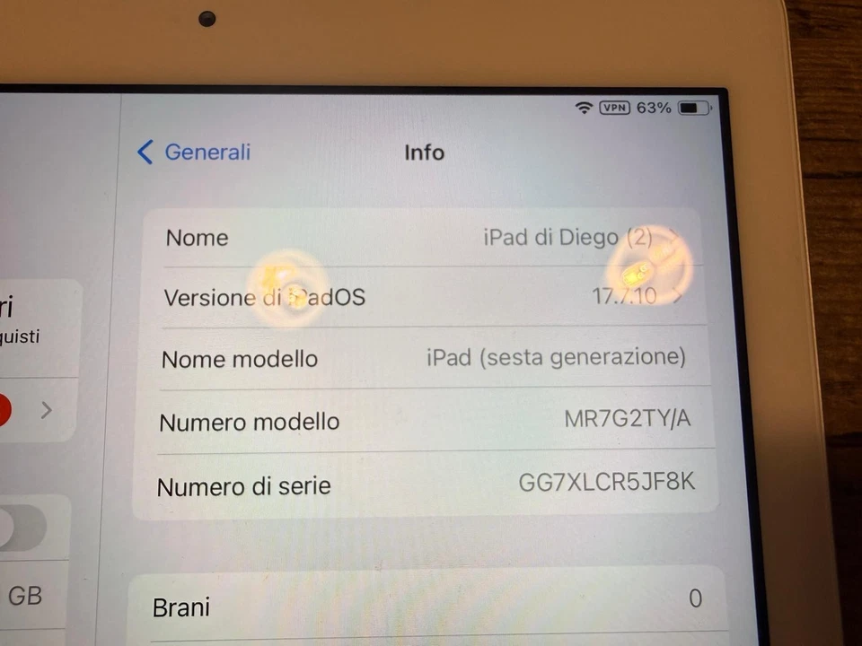 Apple iPad 6 Generazione 9.7" 128GB Wi-Fi Tablet - Grigio Siderale - Immagine 2 di 4