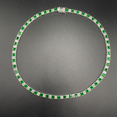 Halskette Weißgold-Finish quadratischer grüner Smaragd und kreierter Diamant