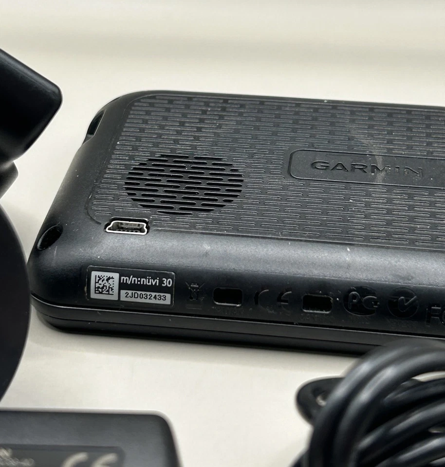 GarminNuvi 30 Travel Assistant GPS For Car - Bundle With Mount And Ac Adapter - Image 4 of 4