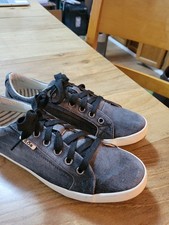 Ladies Factory Faded Black To Grey Sneakers By TAOS sz 8.5 Exceptionally Clean