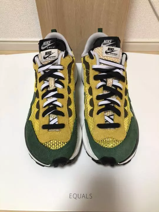 sacai x NIKE vapor waffle green and yellow 28.5cm US size 10.5