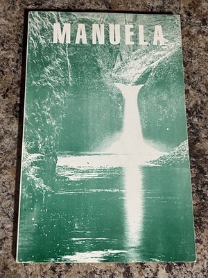 Manuela Sus Poesias Manuela Padron Paperback Spanish