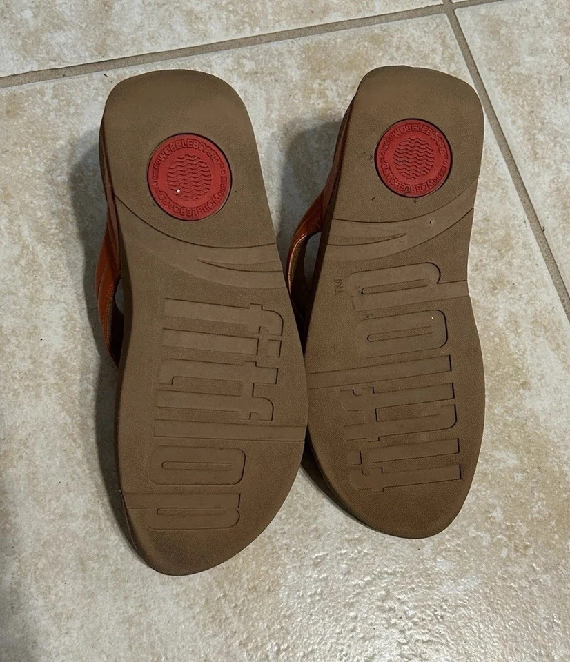 Sandalia Tanga FitFlop Para Mujer Naranja Brillo/Acabado Metálico Talla 8 38 EXC Foto 3 de 4