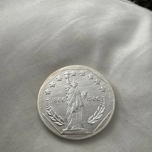 Vintage Bullion 1986 1 Oz Silver Round : Statue of Liberty Centennial 1786-1986