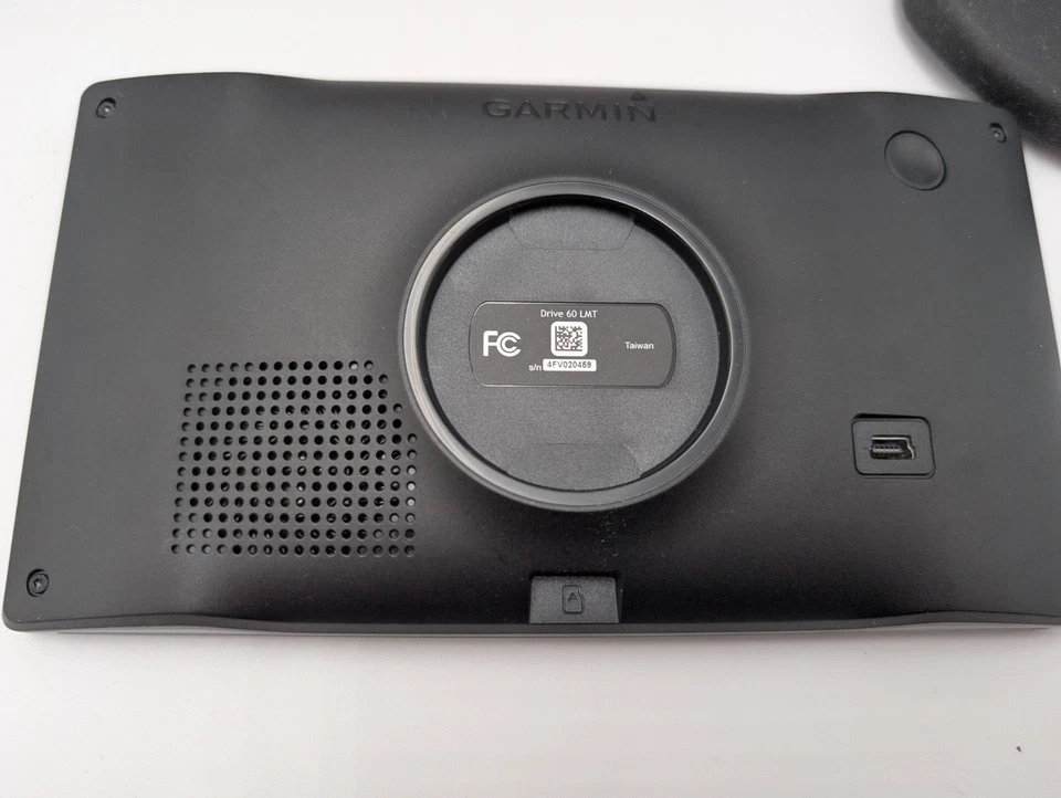 Garmin Drive 60 USA LMT 6” Navigator Special Edition Friction Mount Bundle Works - Image 4 of 4