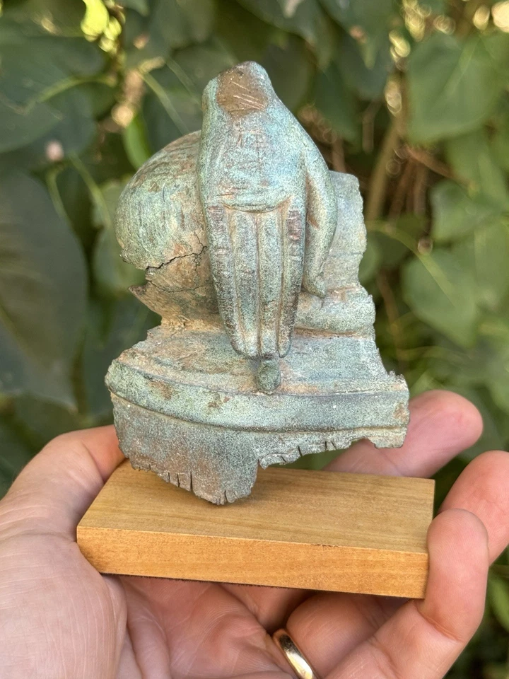 Main de Bouddha Très Ancienne  - Fragment De Statue - Metal À Patine Verte - Photo 2/4