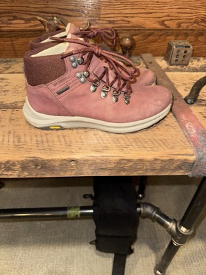 Merrell Ontario Suede Mid Hiking Boots Women s Size 6 .   J65498. Color raisin