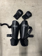 PRE OWNED Sanabul MMA Gloves And Fairtex Shin Pads Fighting Set Size Large