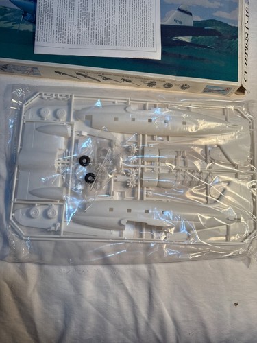 Curtiss C-46 Commando 1/72 Scale Plastic Model Williams Bros.Twin-Engine 55-7 - Picture 15 of 16