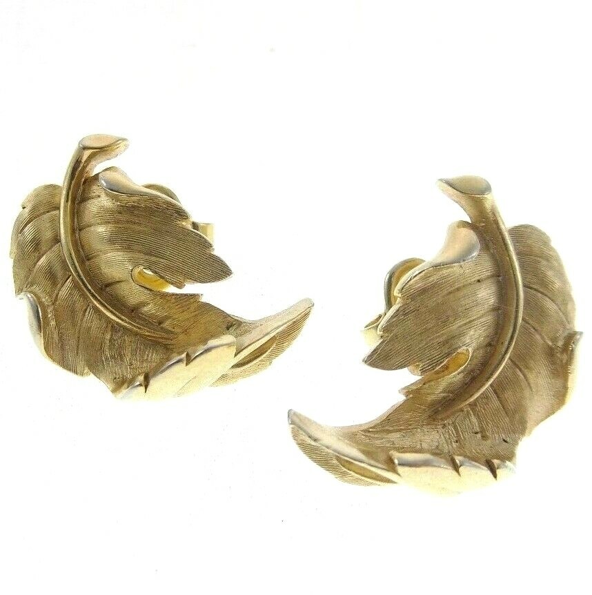 "1\" Crown Trifari Vintage Goldtone Curved Leaf Earrings Clip On"