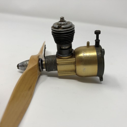 Cox Golden Bee .049 Airplane Engine 049 Gas Motor w Propeller - Picture 2 of 9