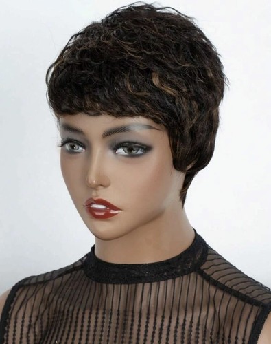 Perruque Synthétique Bouclée Brun Clair - Coupe Courte Avec Frange | Bonnet Inclus | Taille Moyenne