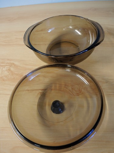 VINTAGE AMBER GLASS PYREX 2 LITER ROUND CASSEROLE W LID - 024 - Picture 2 of 6