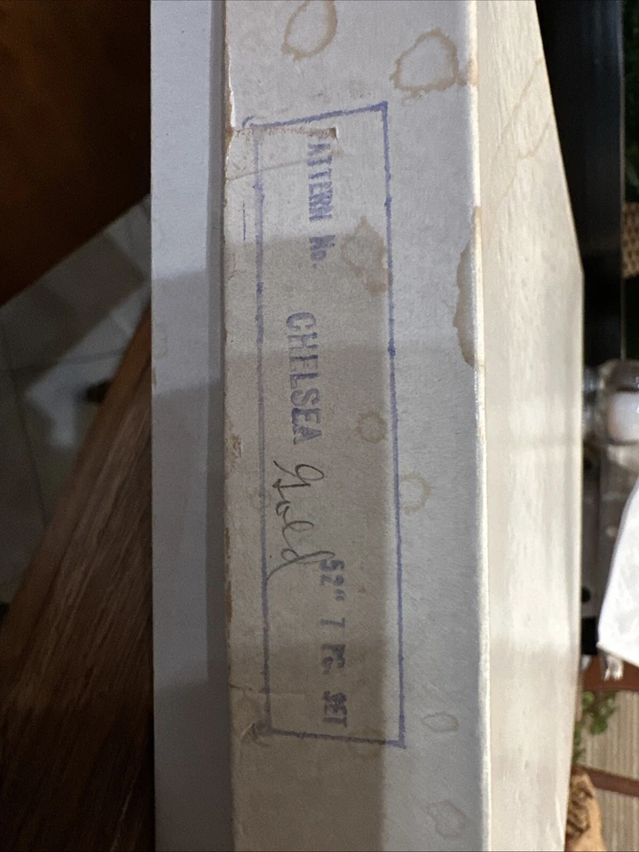 Mantel Kate Greenaway 53x52” + 6 servilletas patrón “Chelsea Gold” Foto 3 de 4